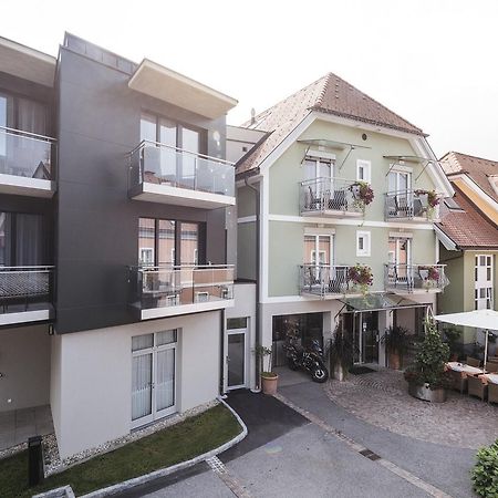 Hotel Am Marktplatz - Landgasthof Wratschko - 게믈리츠 외부 사진