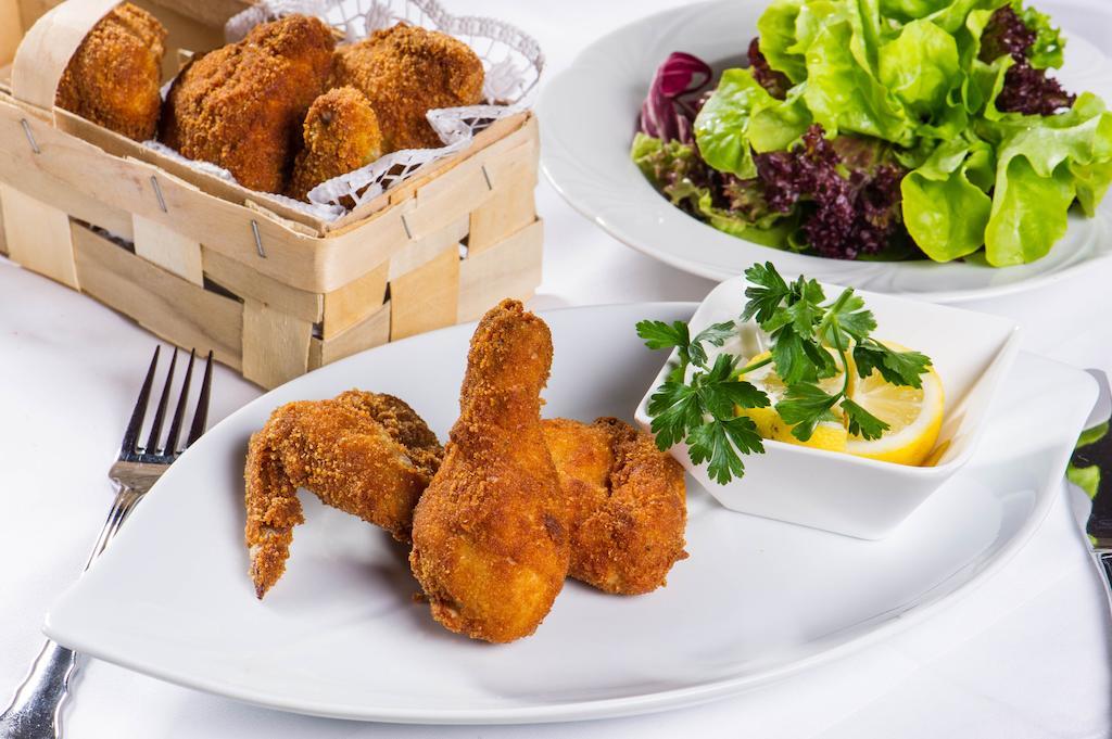 Hotel Am Marktplatz - Landgasthof Wratschko - 게믈리츠 외부 사진
