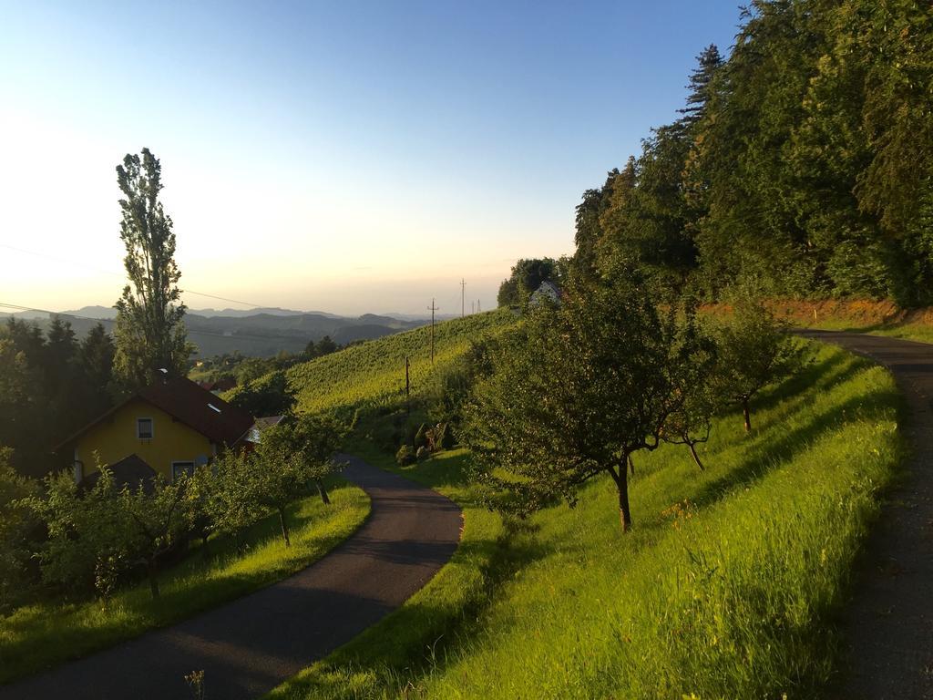 Hotel Am Marktplatz - Landgasthof Wratschko - 게믈리츠 외부 사진