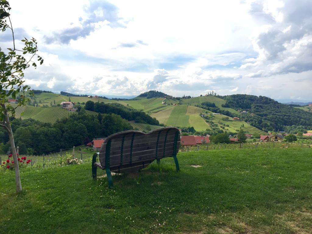Hotel Am Marktplatz - Landgasthof Wratschko - 게믈리츠 외부 사진